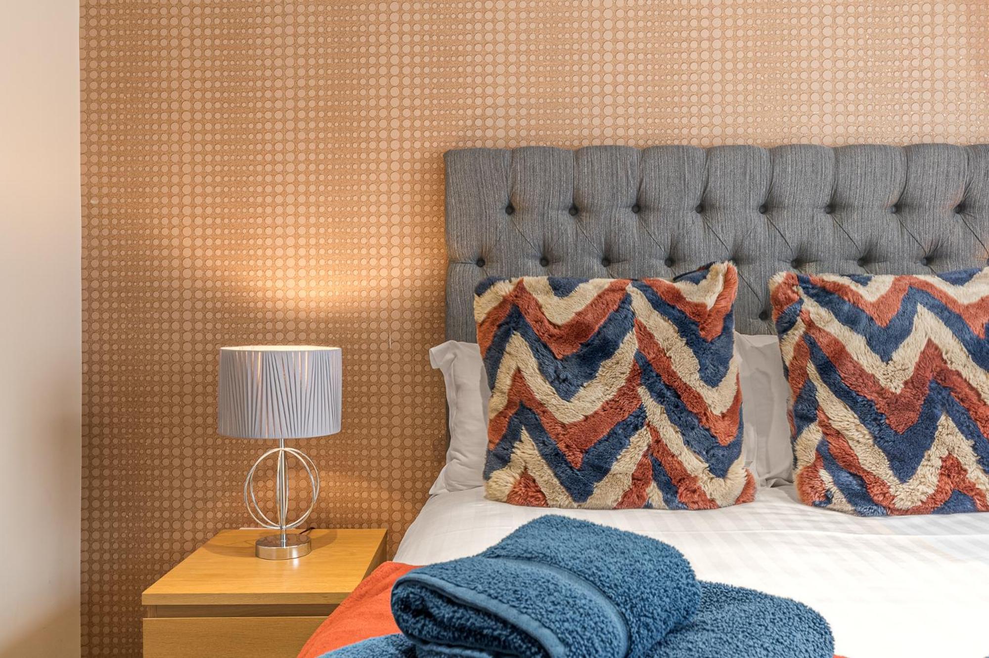 Abbey Apartments Modern Aparthotel For Tourists & Professionals Barrow-in-Furness Quarto foto